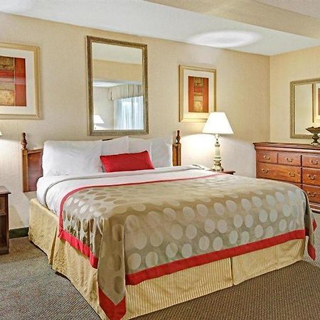 Ramada Overland Park Mission Extérieur photo