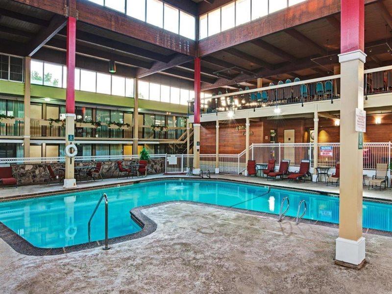Ramada Overland Park Mission Extérieur photo