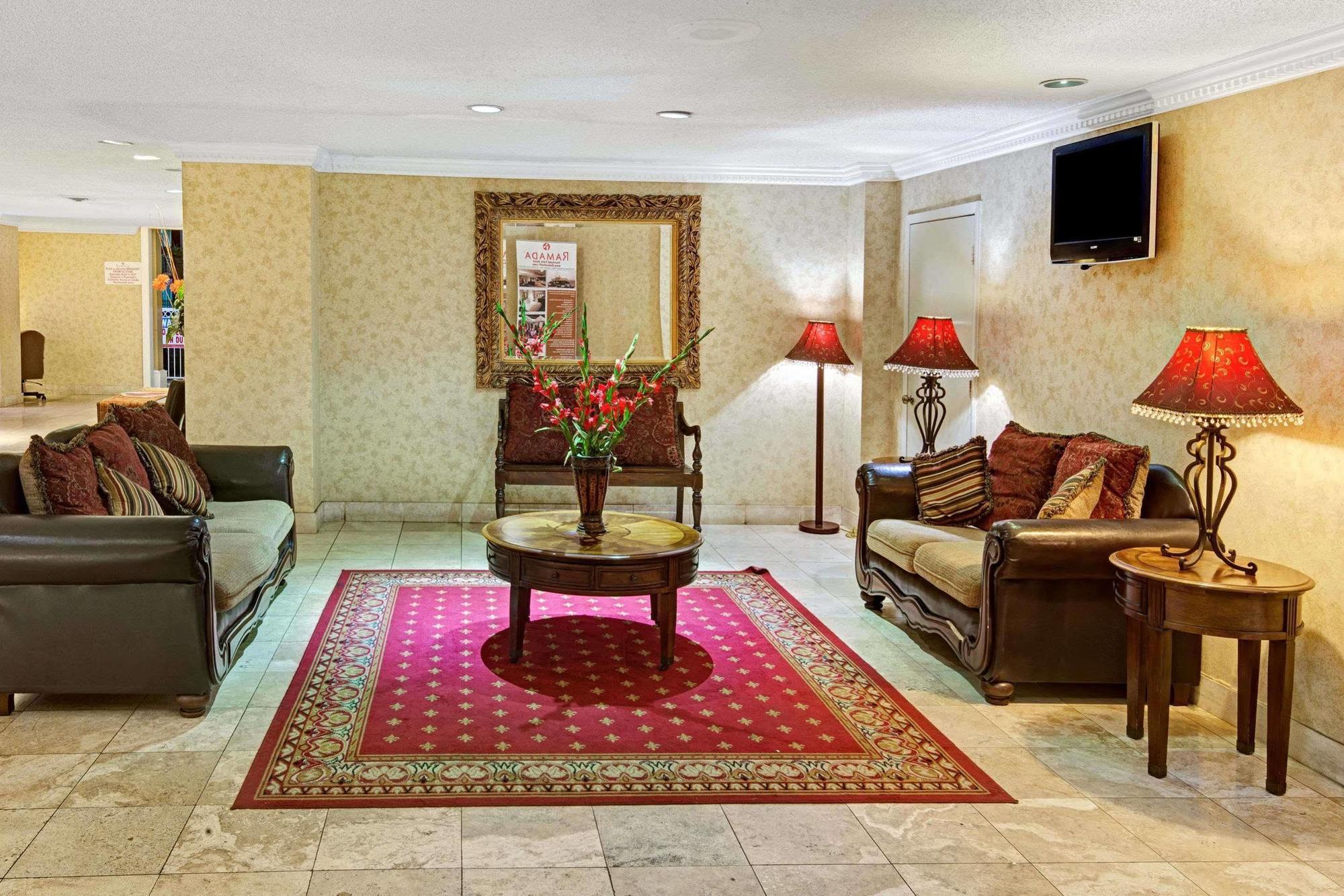 Ramada Overland Park Mission Extérieur photo