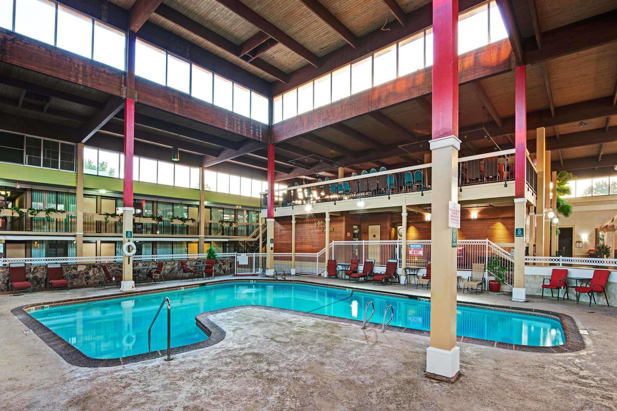 Ramada Overland Park Mission Extérieur photo