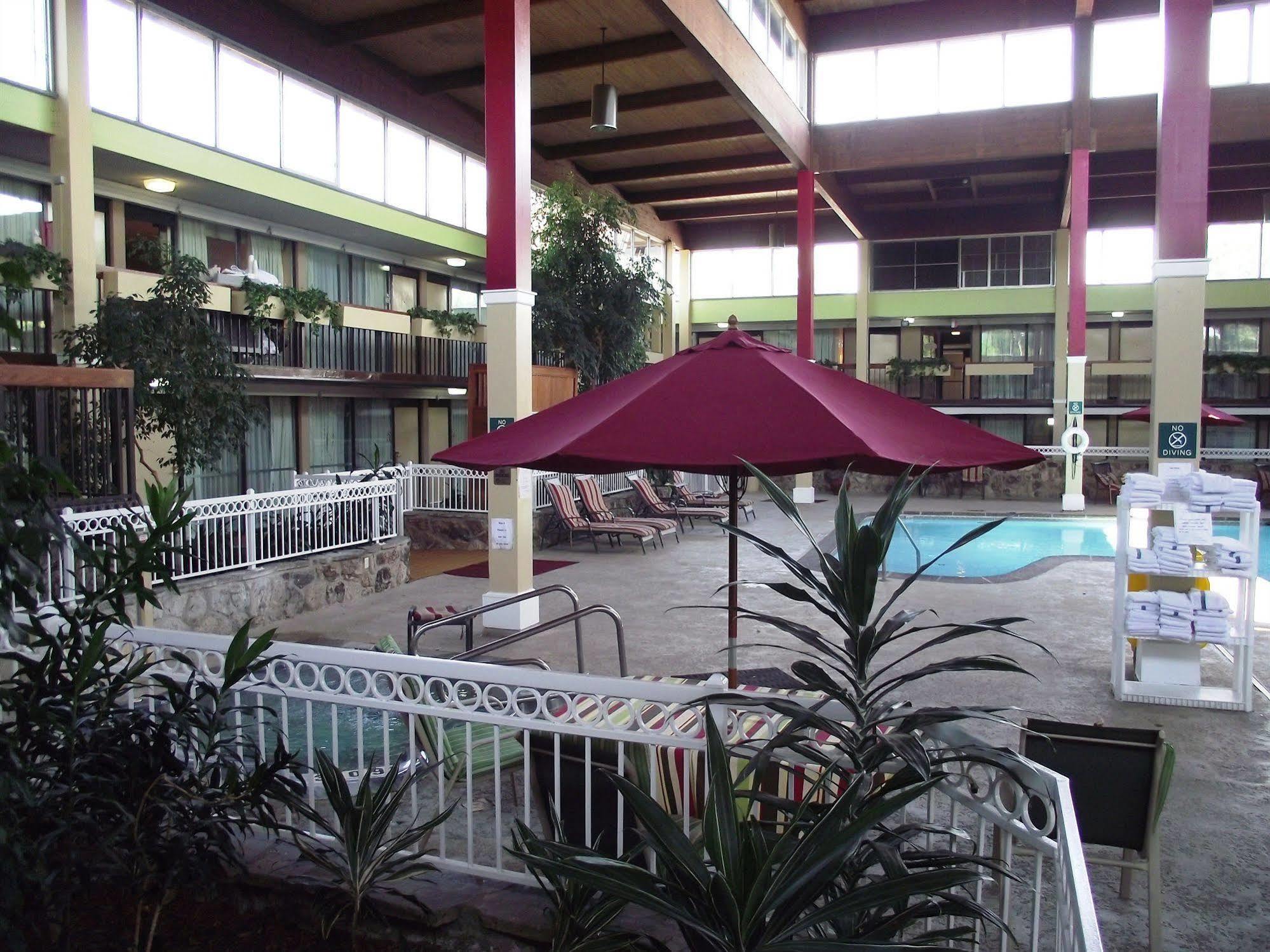Ramada Overland Park Mission Extérieur photo